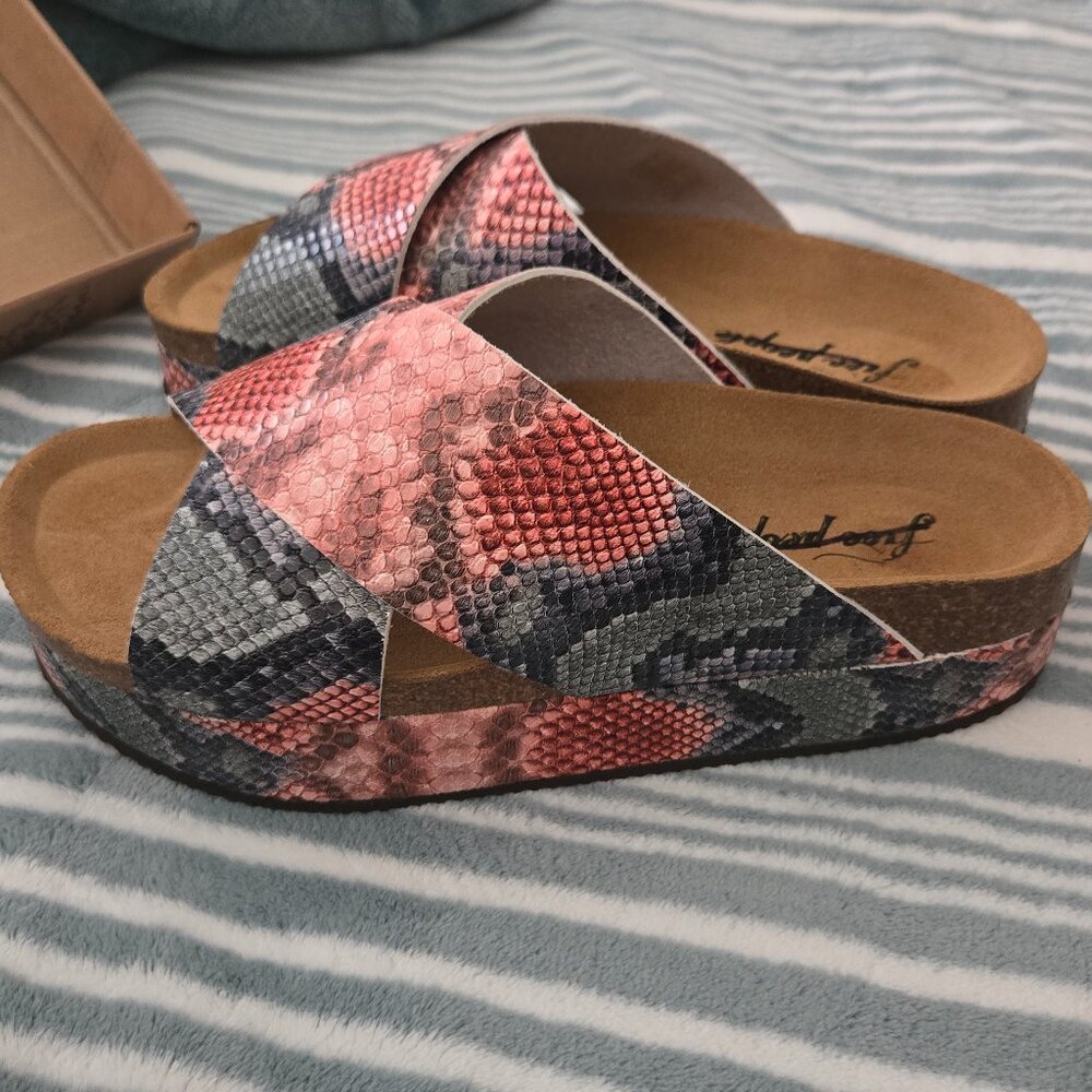 NWT Free People Candy Snake Print Sidelines Flatform Sandals 39